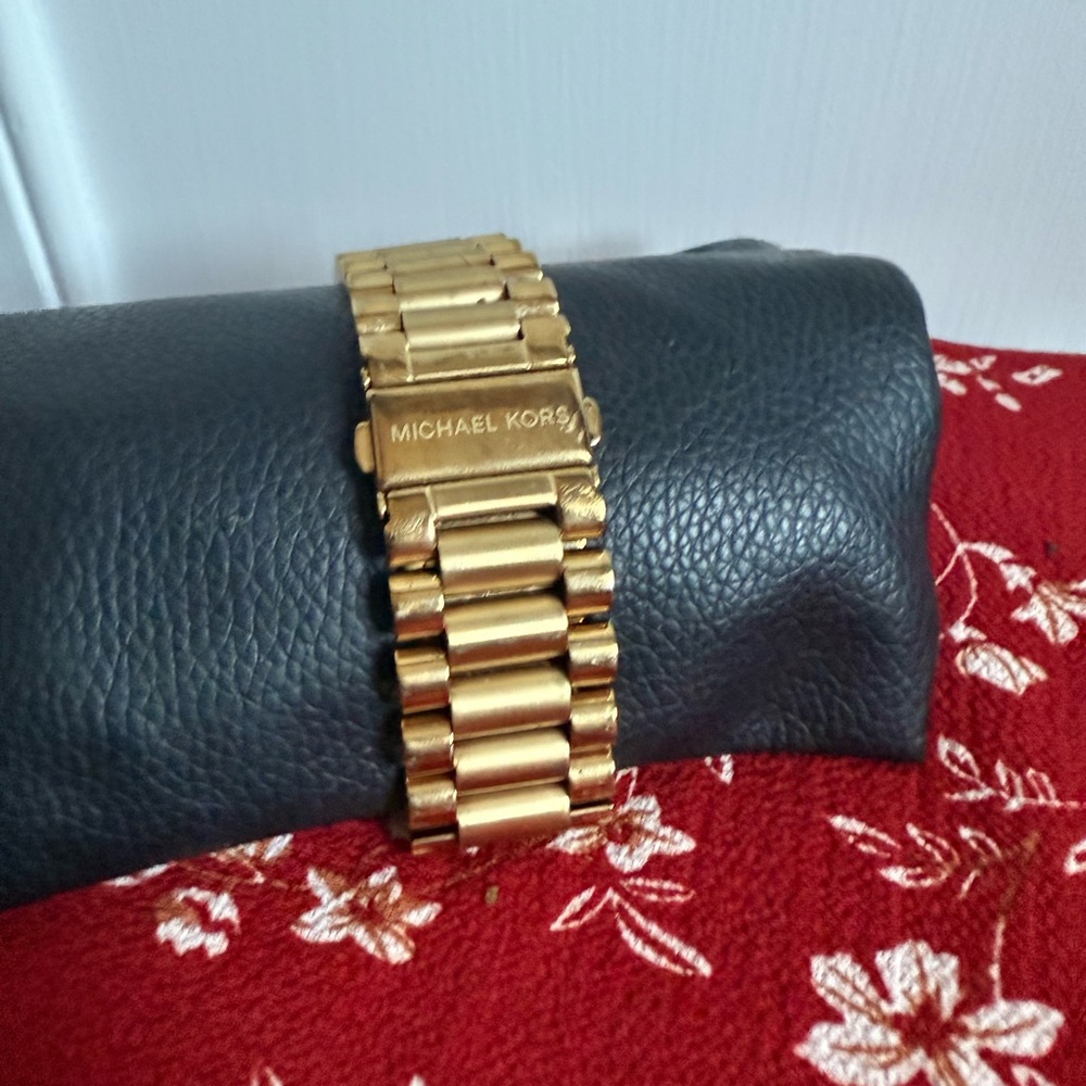 Michael Kors Gold Chronograph Watch - Picture 2 of 6